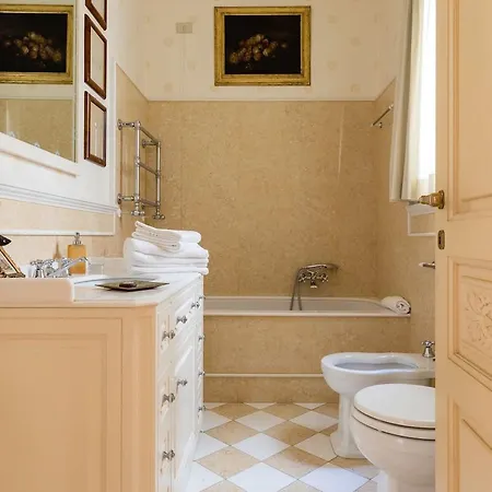 Penthouse Luxury Barberini דירה